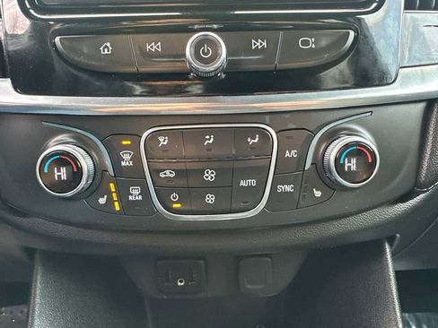 Used 2022 Chevrolet Traverse LT w/ LPO, Floor Liner Package image 37