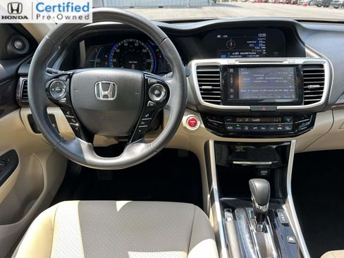 Certified 2017 Honda Accord Touring image 10