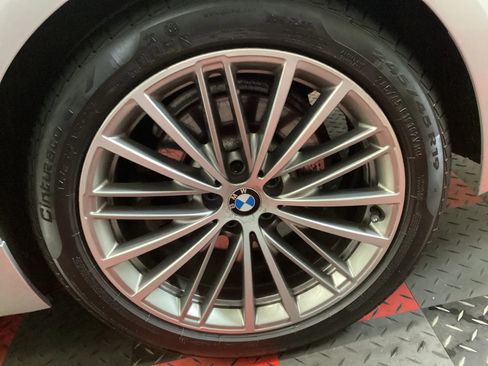 Used 2018 BMW 530e xDrive w/ Premium Package 2 AWD/4WD image 5