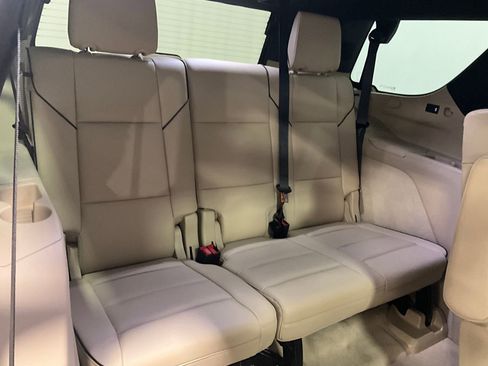 Used 2023 Cadillac Escalade Premium Luxury AWD/4WD image 24