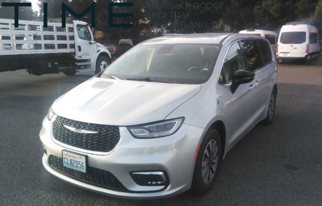 Used 2024 Chrysler Pacifica Limited FWD image 1