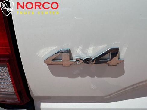 Used 2019 Toyota Tacoma SR image 12