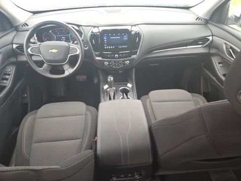 Used 2020 Chevrolet Traverse LT image 11