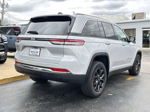 Used 2023 Jeep Grand Cherokee Limited w/ Luxury Tech Group II AWD/4WD image 10