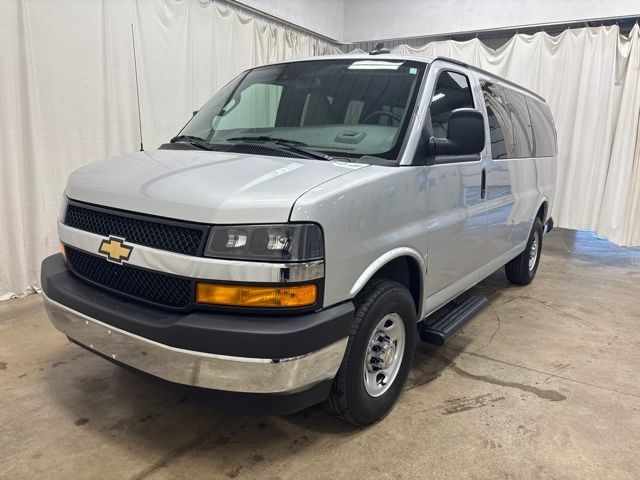 Used 2025 Chevrolet Express 2500 LT w/ LT Preferred Equipment Group RWD image 8