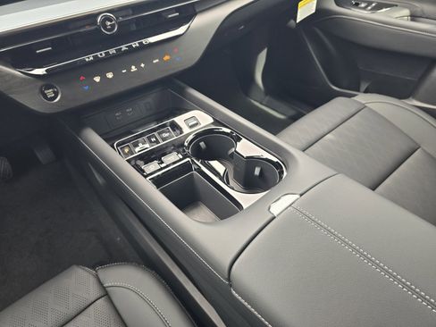 New 2026 Nissan Murano Platinum AWD/4WD image 16