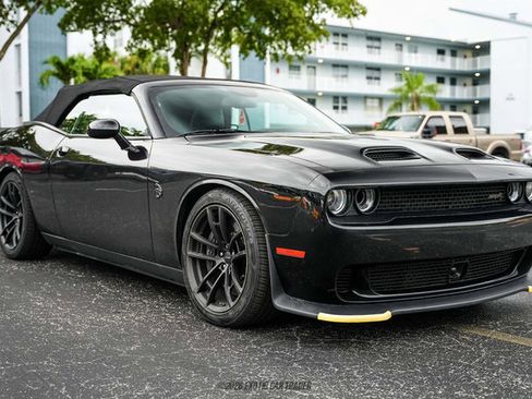 Used 2023 Dodge Challenger SRT Hellcat RWD image 21