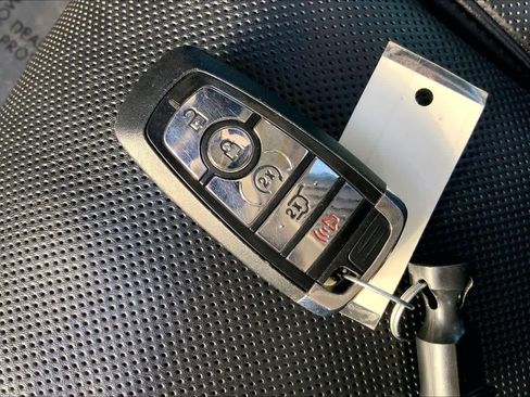 Used 2020 Lincoln Aviator Reserve w/ Equipment Group 202A image 15