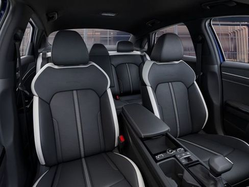 New 2025 Kia K5 GT-Line image 16