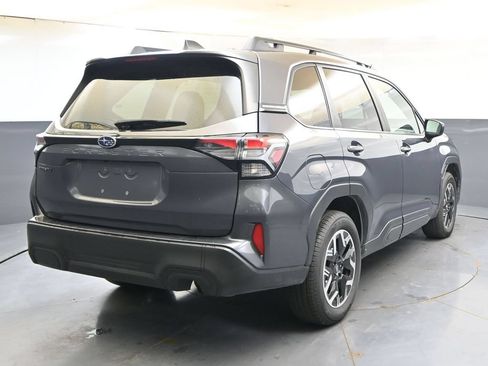 Used 2025 Subaru Forester Premium AWD/4WD image 5