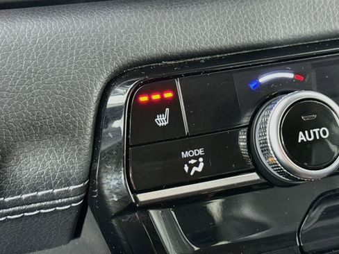 Certified 2024 Honda Pilot Touring image 21