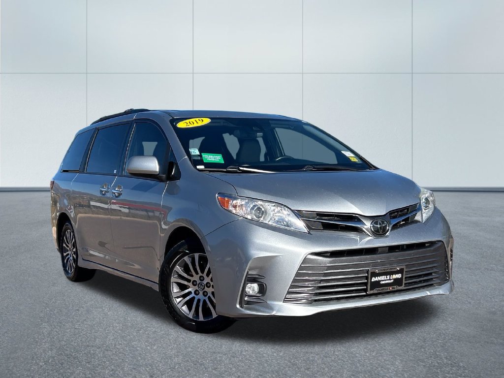 Used 2019 Toyota Sienna XLE Premium FWD image 38
