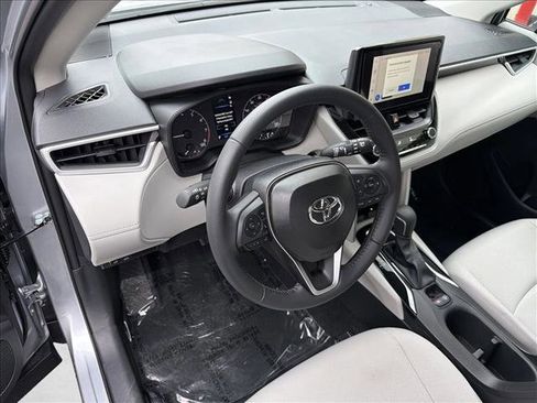 Certified 2025 Toyota Corolla Cross LE image 13