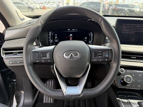 Certified 2025 INFINITI QX60 Luxe w/ Vision Package image 15