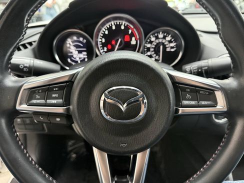 Used 2016 MAZDA MX-5 Miata Club RWD image 18
