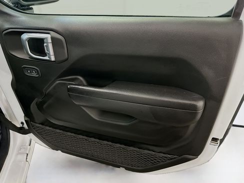 Used 2022 Jeep Wrangler Unlimited Sport AWD/4WD image 33