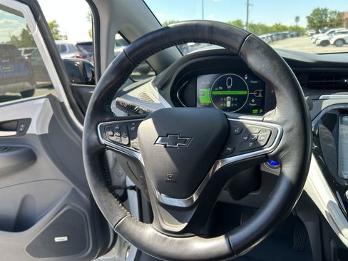 Used 2017 Chevrolet Bolt Premier w/ Driver Confidence II Package FWD image 8
