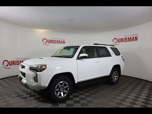 Used 2024 Toyota 4Runner TRD Off-Road AWD/4WD image 5