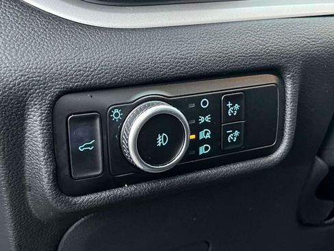 Used 2023 Ford Explorer XLT w/ Equipment Group 202A AWD/4WD image 23