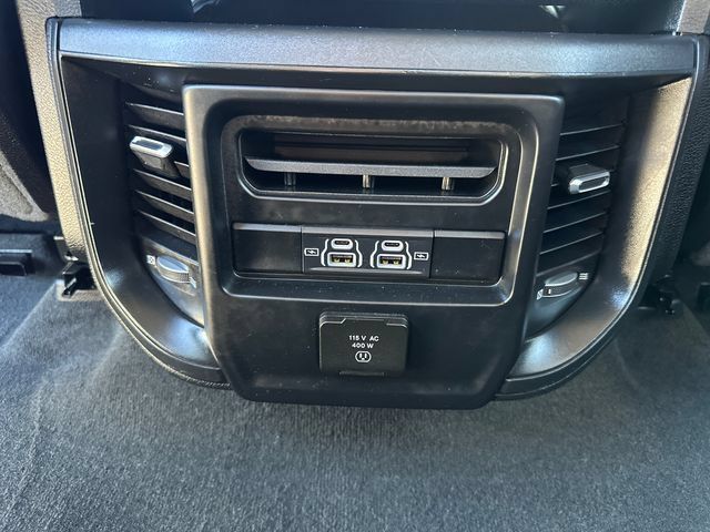 Used 2022 RAM 1500 Laramie AWD/4WD image 18