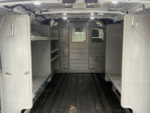 Used 2019 Ford Transit 150 130 Low Roof image 3