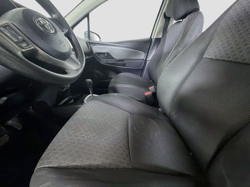 Used 2017 Toyota Yaris L w/ Carpet Mat Package FWD image 13