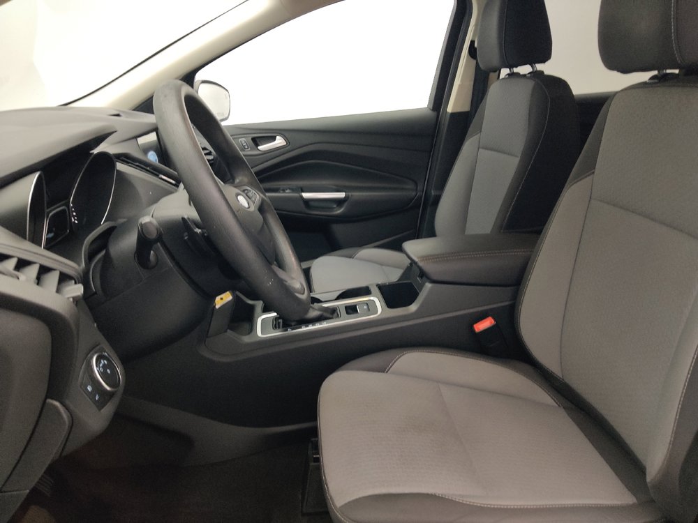 Used 2017 Ford Escape SE w/ Equipment Group 201A FWD image 17
