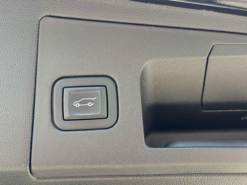 Used 2023 Cadillac XT5 Premium Luxury w/ Technology Package AWD/4WD image 18