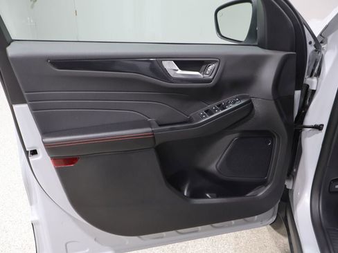 Used 2025 Ford Escape ST-Line Select AWD/4WD image 13