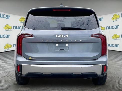 Used 2025 Kia Telluride LX FWD image 5