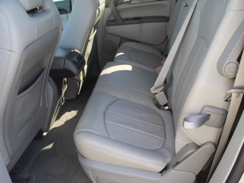 Used 2017 Buick Enclave Premium image 4