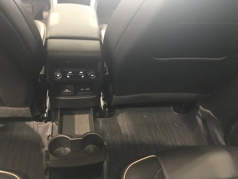 Used 2023 GMC Acadia Denali w/ Denali Ultimate Package AWD/4WD image 19