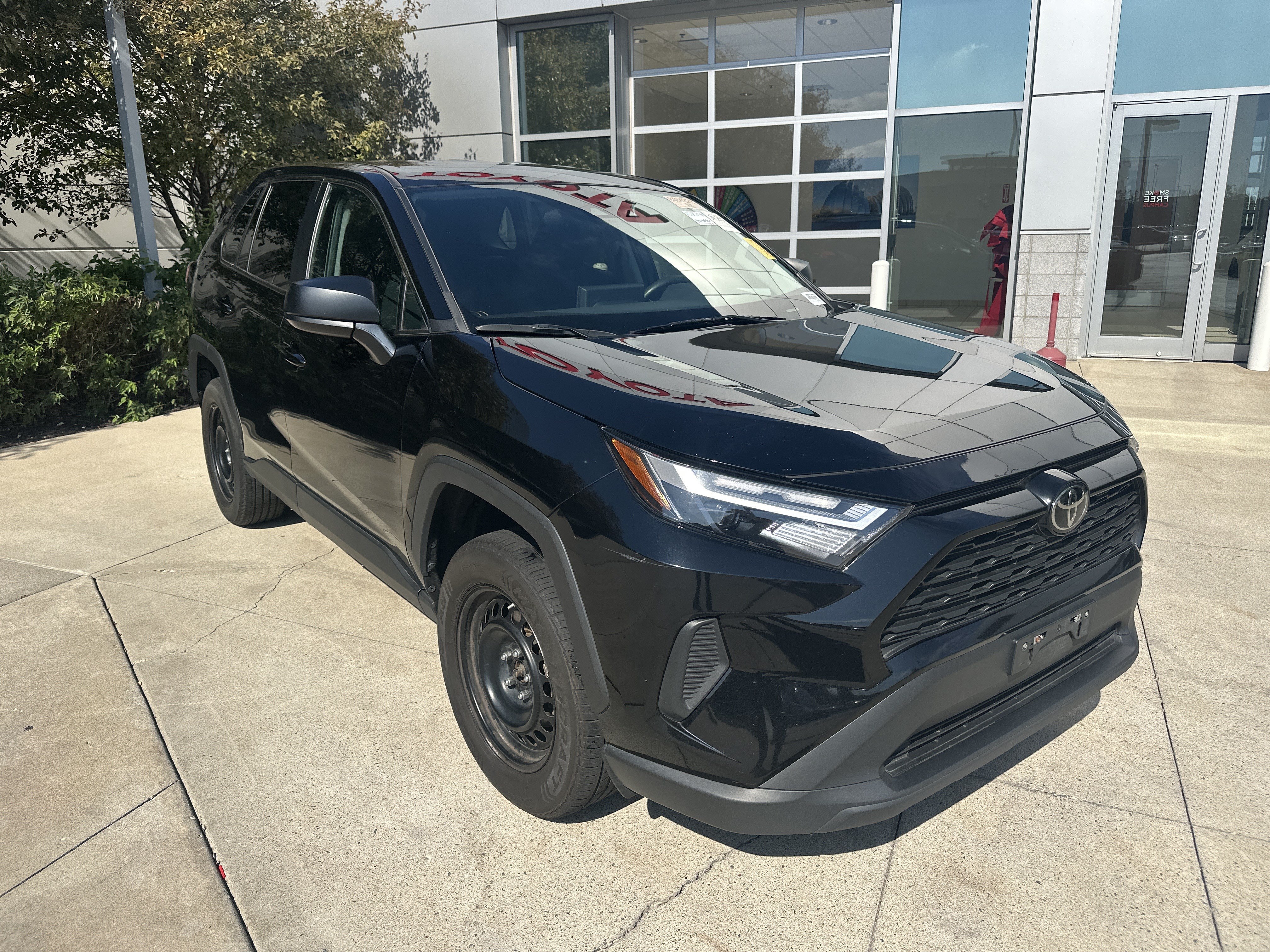 Used 2024 Toyota RAV4 LE AWD/4WD image 2
