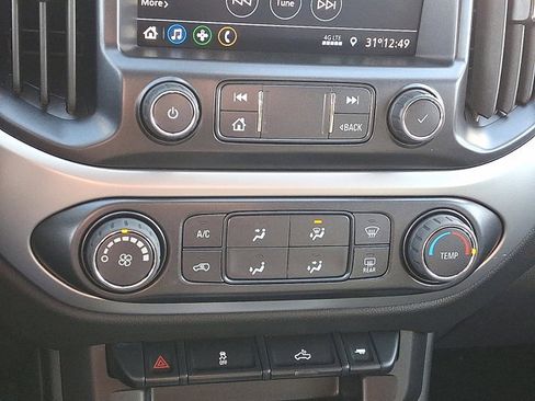 Used 2022 Chevrolet Colorado LT w/ LT Convenience Package image 15