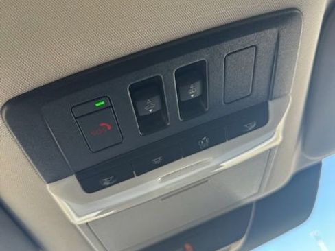 New 2026 Nissan Pathfinder SL image 19