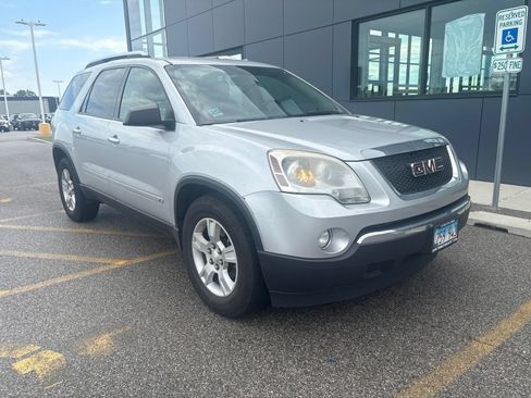 Used 2009 GMC Acadia SLE w/ Preferred Package FWD image 2