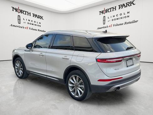 Used 2022 Lincoln Corsair FWD w/ Premium Package image 3