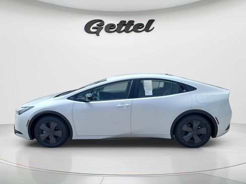 New 2026 Toyota Prius SE image 15