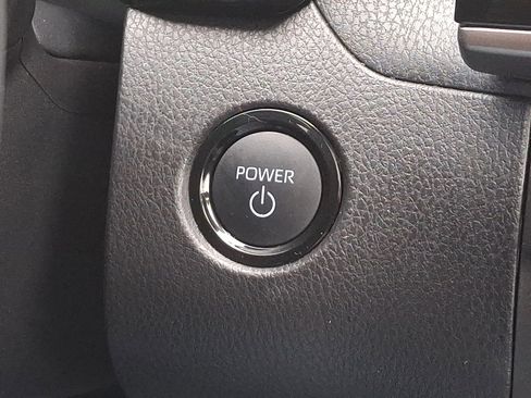 Used 2025 Toyota Camry SE image 23