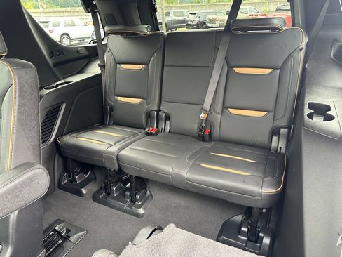 Used 2023 GMC Yukon AT4 w/ Technology Package AWD/4WD image 14