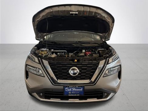 Used 2021 Nissan Rogue Platinum image 4