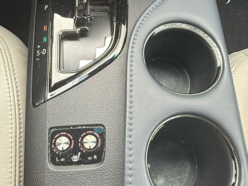 Used 2013 Toyota Avalon XLE Touring image 25