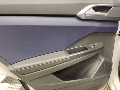 New 2025 Volkswagen Taos SEL image 22