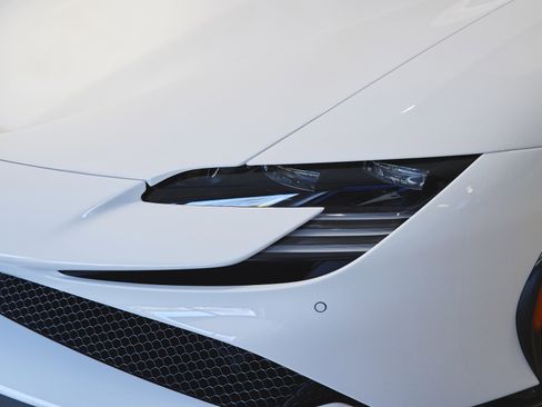 Used 2024 Ferrari SF90 Spider image 57