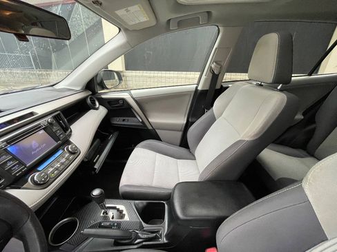 Used 2013 Toyota RAV4 XLE FWD image 37