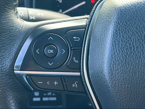 Certified 2022 Toyota Avalon XLE FWD image 19