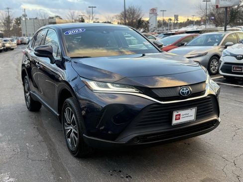 Certified 2023 Toyota Venza LE image 11