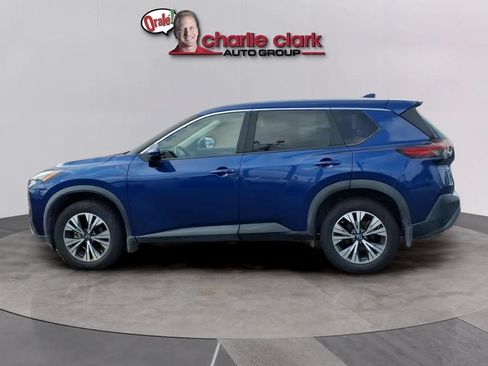 Used 2023 Nissan Rogue SV FWD image 2