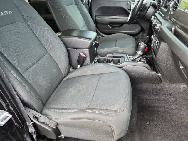 Used 2021 Jeep Wrangler Unlimited Sahara AWD/4WD image 19