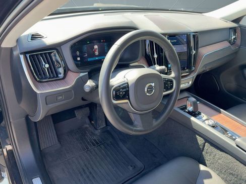 Certified 2023 Volvo XC60 B5 Plus image 4